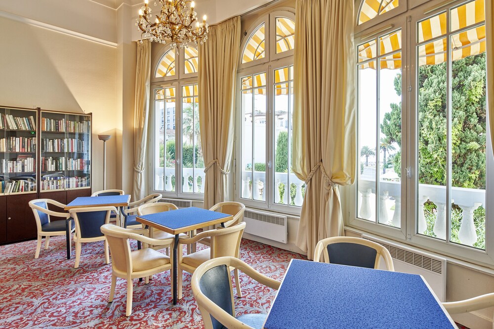 

Napoli - Frejus - Residence Vacances Bleues le Mediterranée