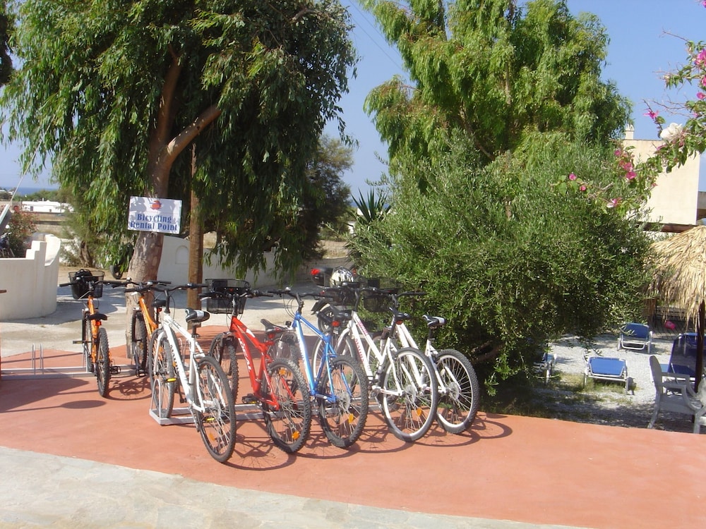 

Bologna - Pirgaki - Naxos Summerland resort