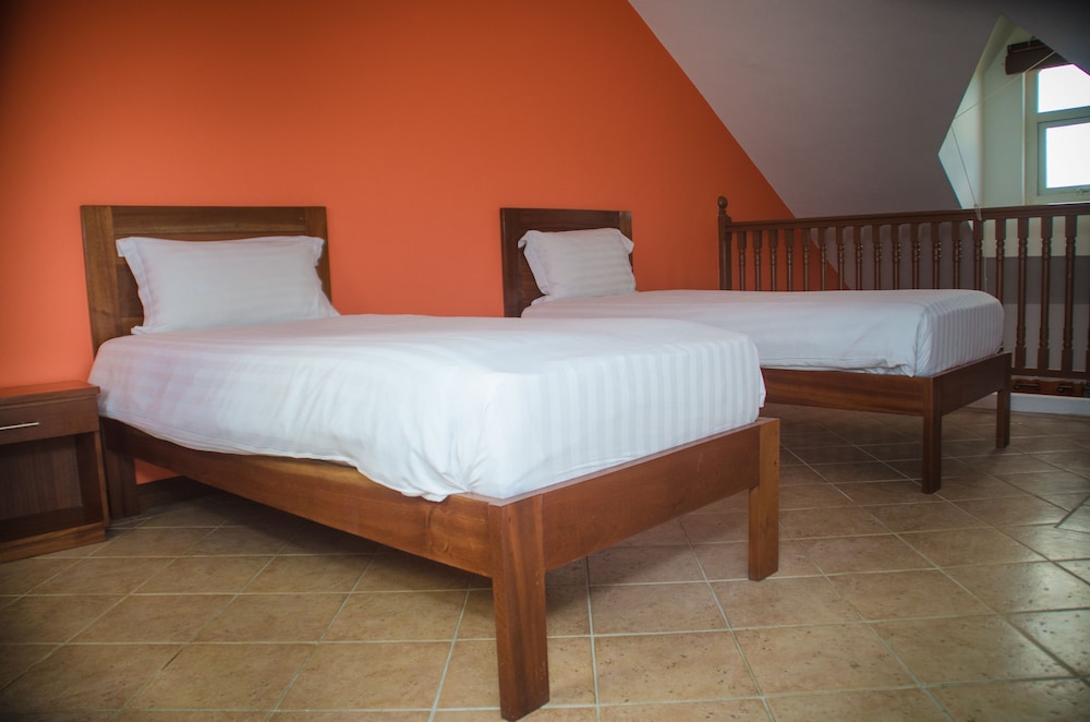 

Milano - Port Chambly - Sunset Reef Resort & Spa
