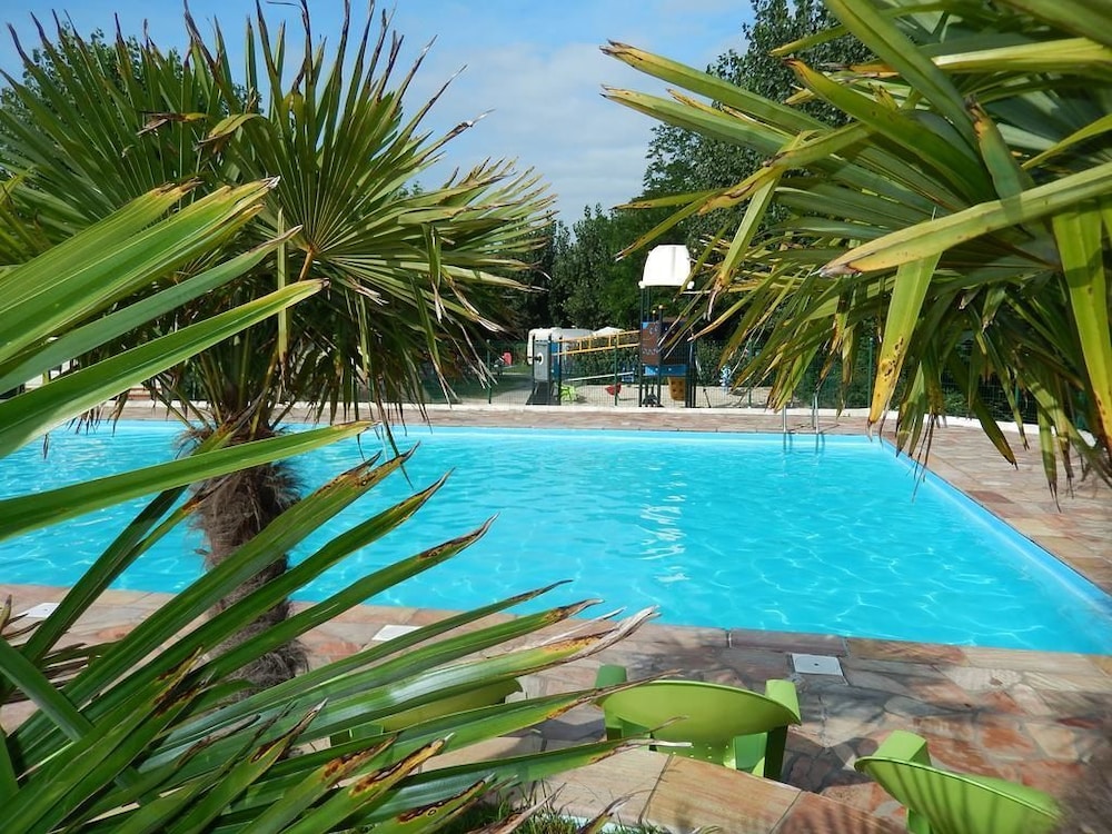 

Roma - Saint-Jean-de-Luz - Camping Harrobia