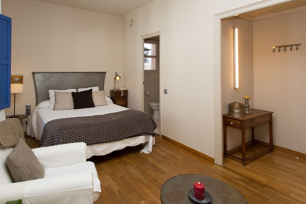 

Milano - Mataró - Hostal de la Plaça - Hotel Boutique