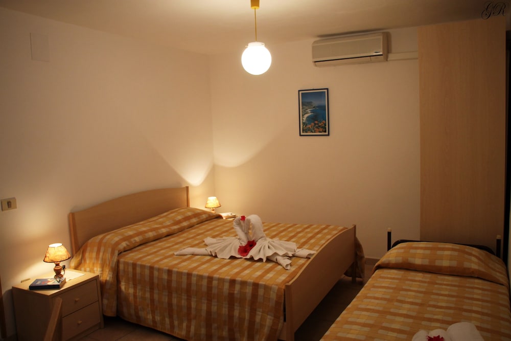 

Verona - Tropea - Hotel L'Ancora