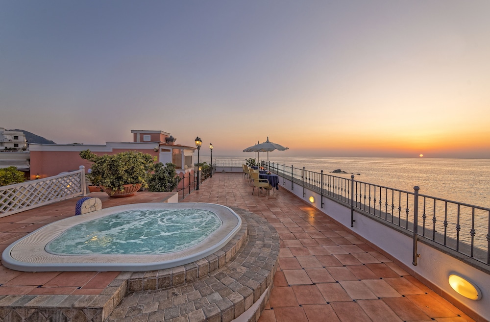

Catania - Forio - Hotel Nettuno