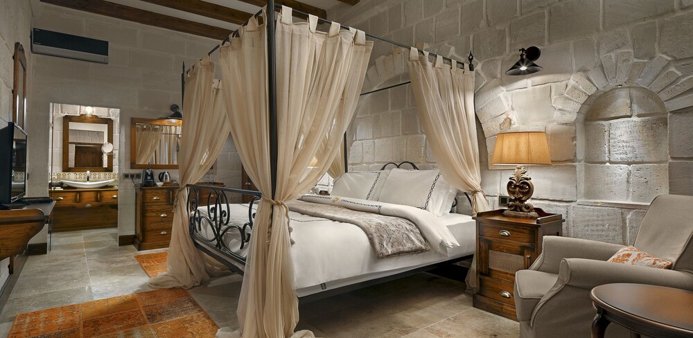 

Bari - Ayvalı - Seraphim Cave Suites & SPA