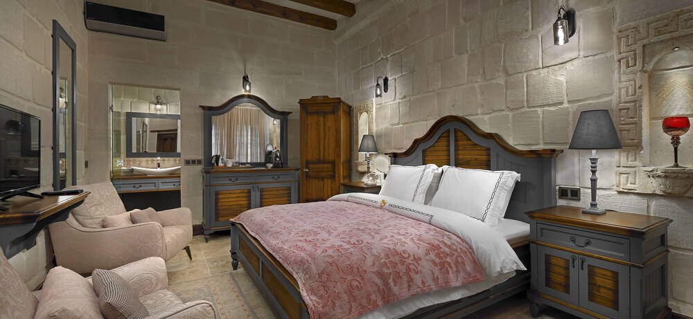 

Bari - Ayvalı - Seraphim Cave Suites & SPA