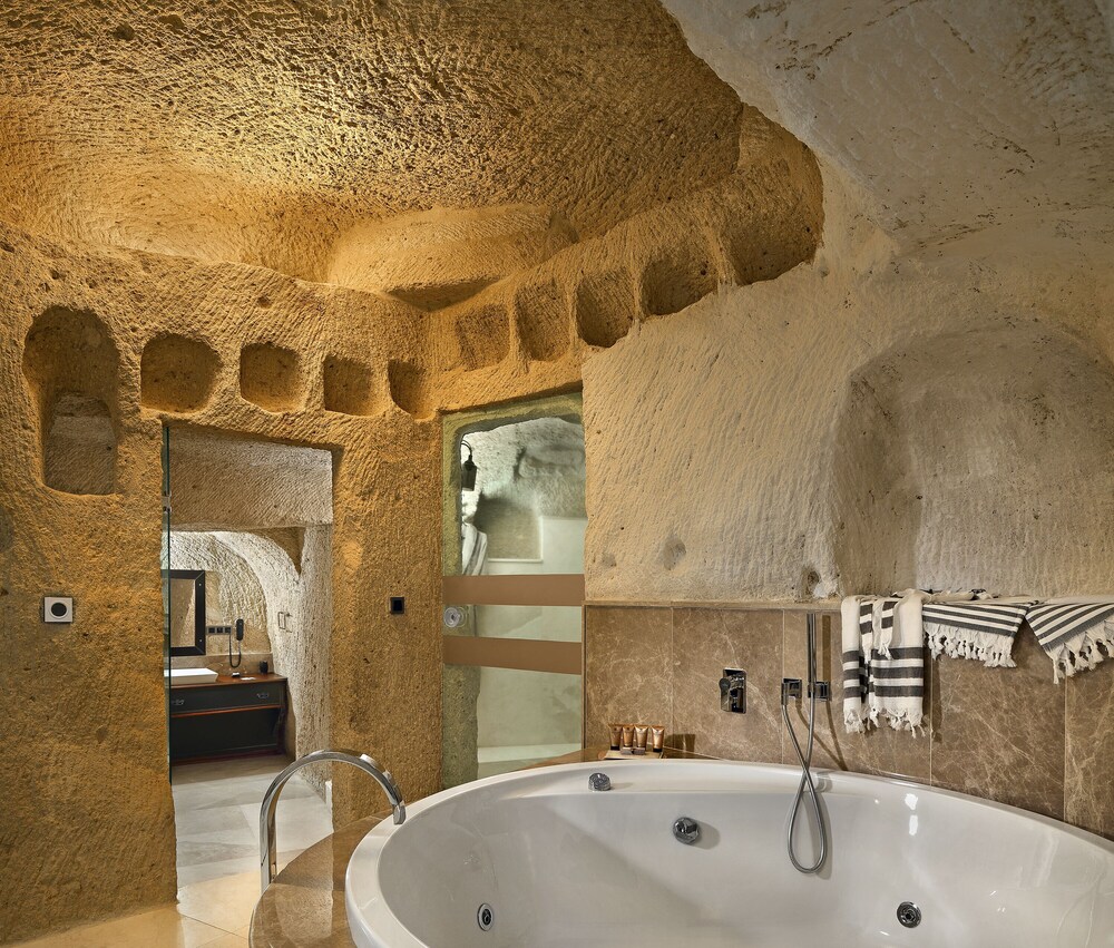

Roma - Ayvalı - Seraphim Cave Suites & SPA