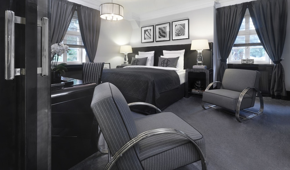 

Verona - Teltow - Schlosshotel Berlin by Patrick Hellmann