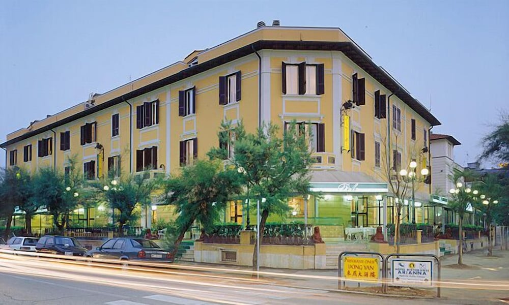 

Milano - Pesaro - Nouvel Hotel Des Bains