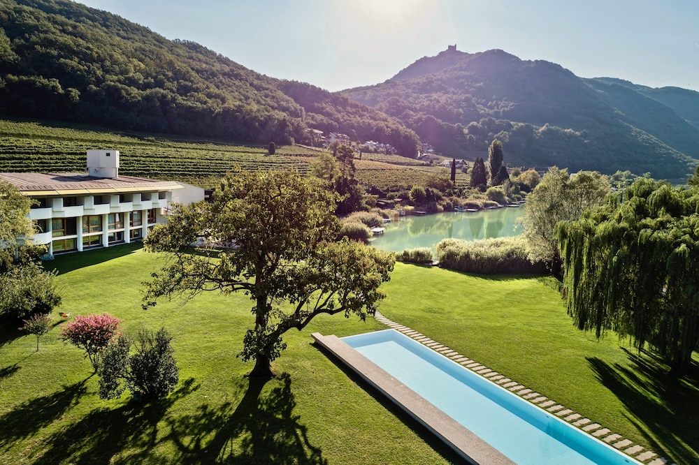 

Napoli - Appiano sulla Strada del Vino - Seehotel Ambach