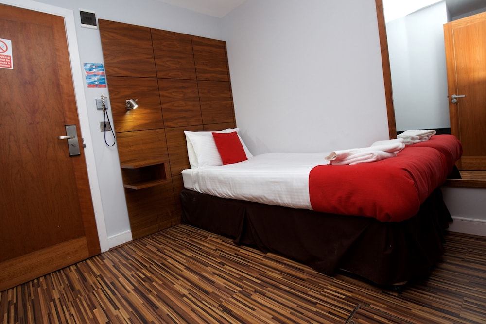 

Roma - Liverpool - Cocoon at The International Inn