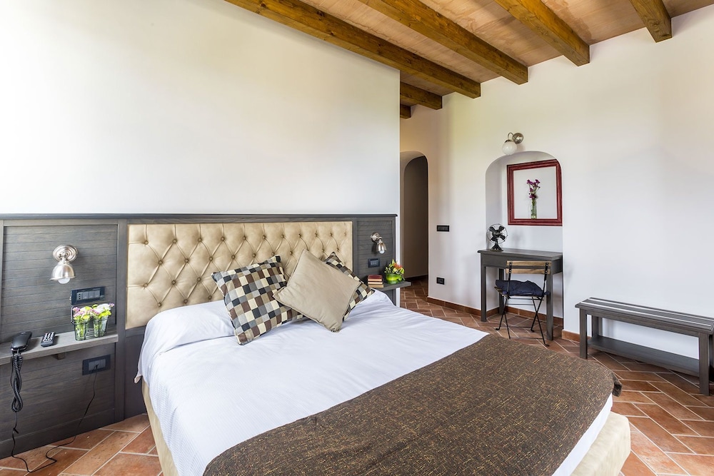 

Catania - Marco Simone - Boma Countryhouse