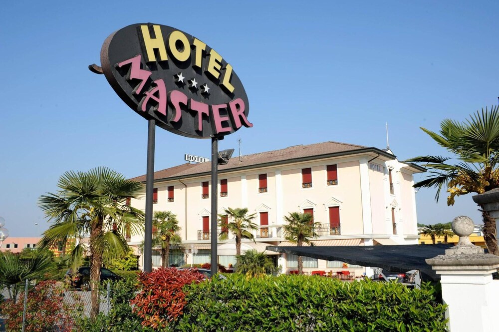 

Napoli - Padova - Hotel Master