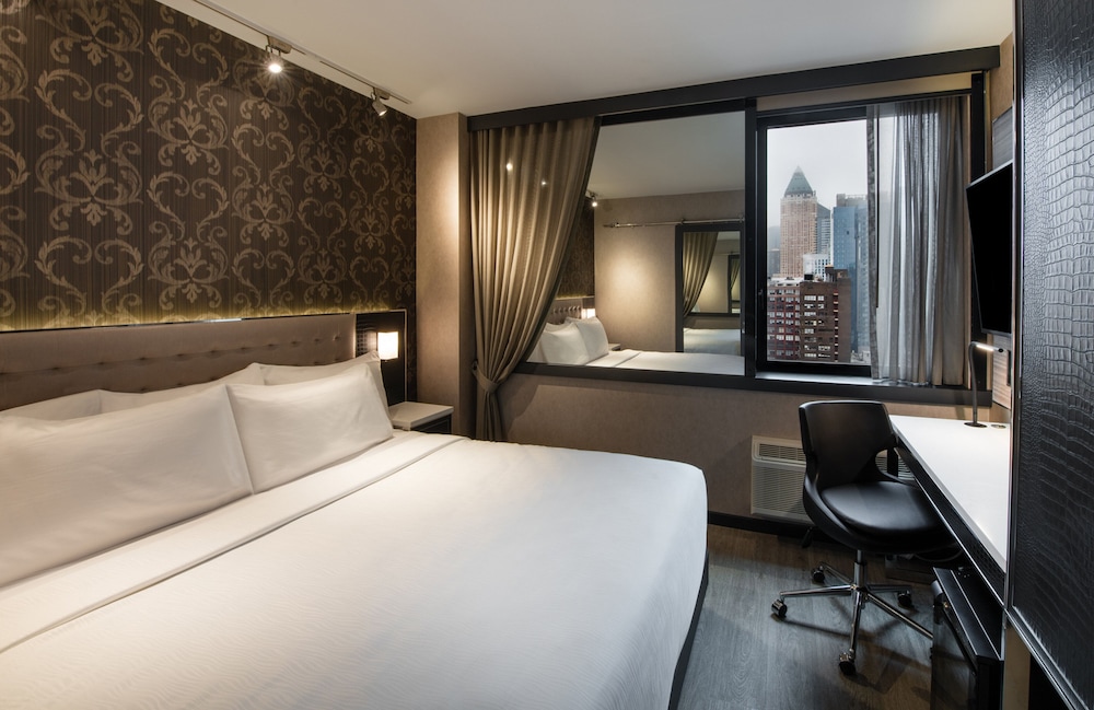 

Napoli - Long Island City - Aliz Hotel Times Square