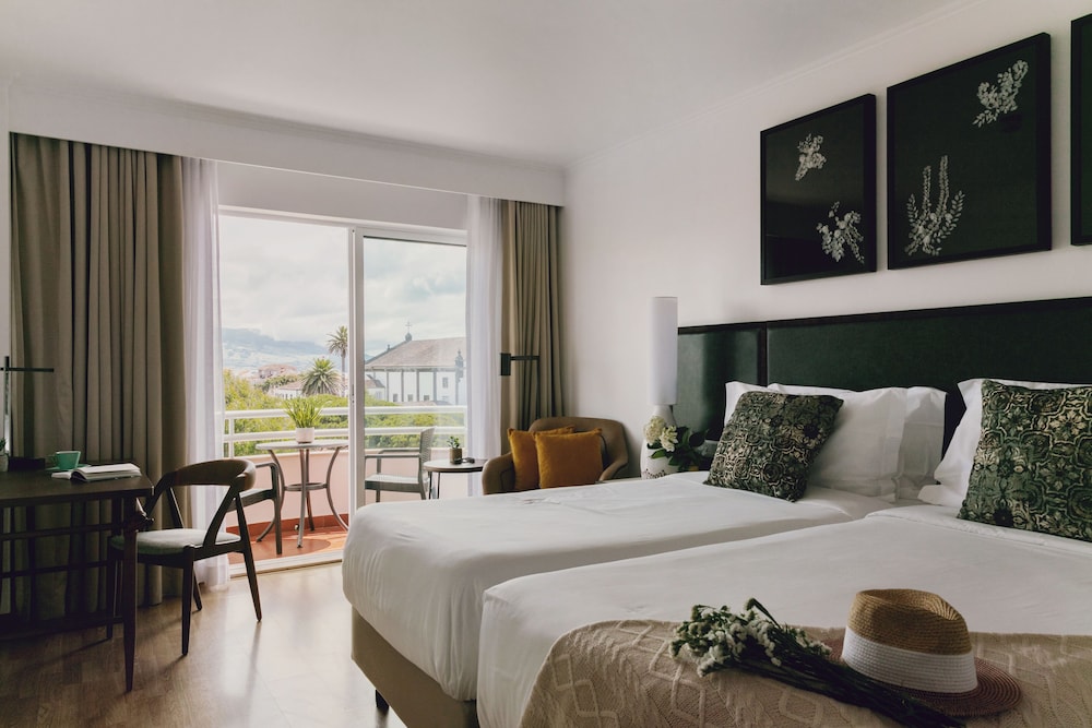 

Napoli - Ponta Delgada, Azzorre - Hotel Ponta Delgada