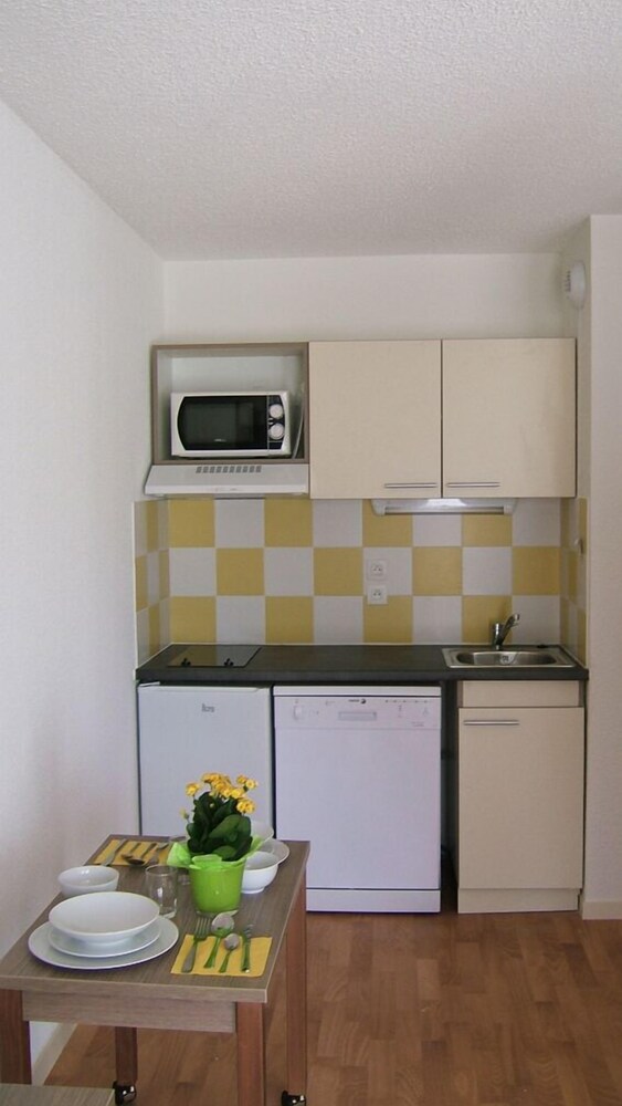 

Roma - Meyrin - Residhome Genève Prévessin Le Carré d'Or