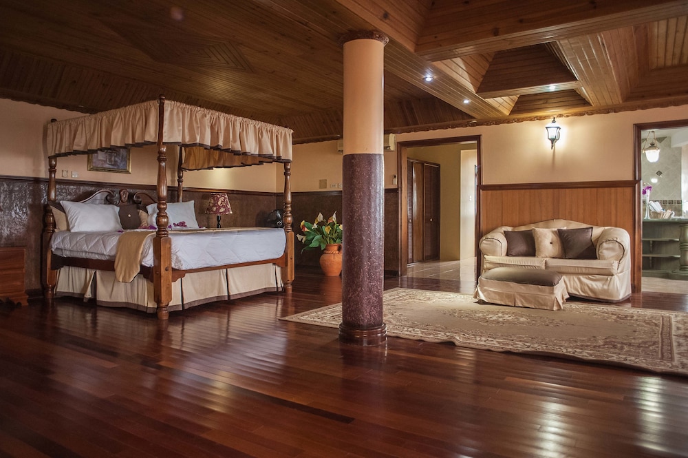 

Milano - Hopewell - Clarridge Hall Guesthouse