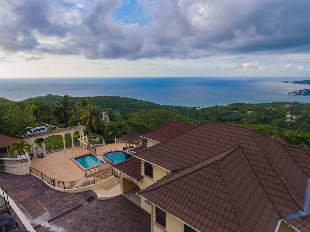 

Venezia - Montego Bay - Clarridge Hall Guesthouse