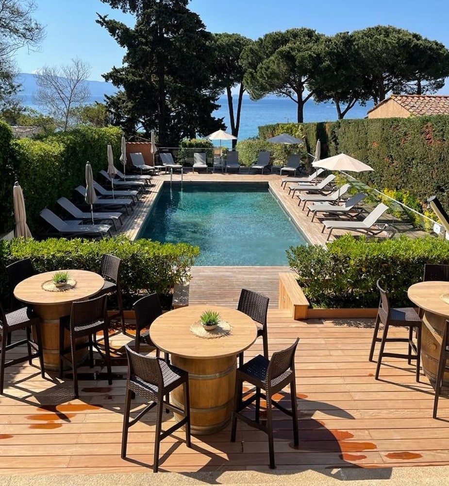

Milano - Ajaccio - Hôtel La Pinède