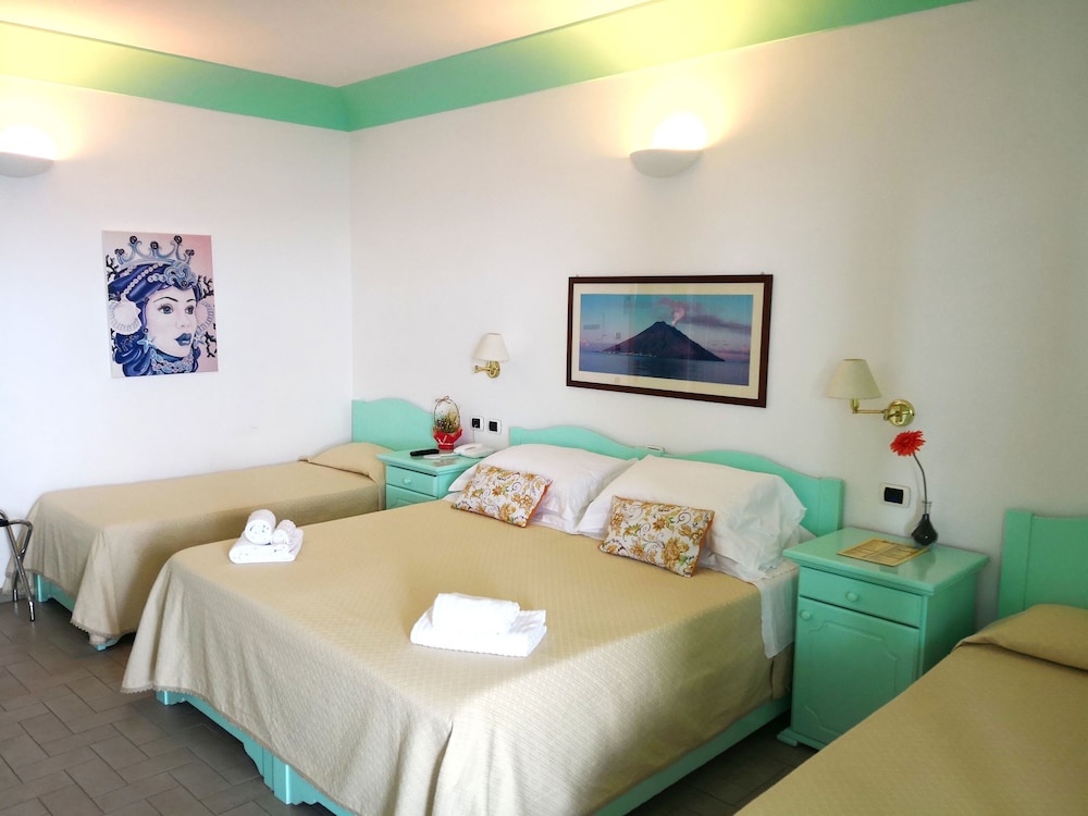 

Bologna - Stromboli, Isole Eolie - Hotel Ossidiana Stromboli Center
