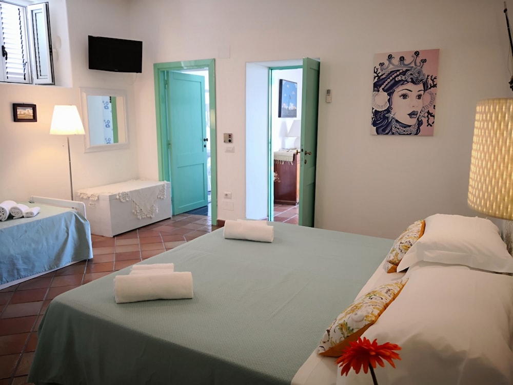 

Pisa - Stromboli, Isole Eolie - Hotel Ossidiana Stromboli Center