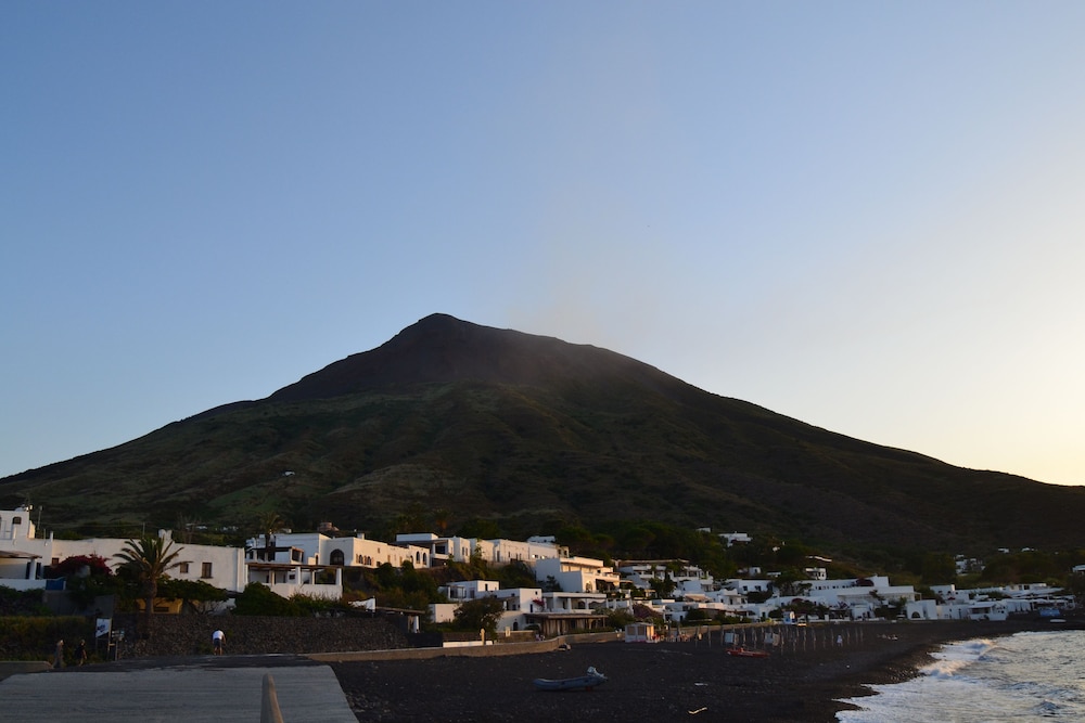 

Bologna - Stromboli, Isole Eolie - Hotel Ossidiana Stromboli Center