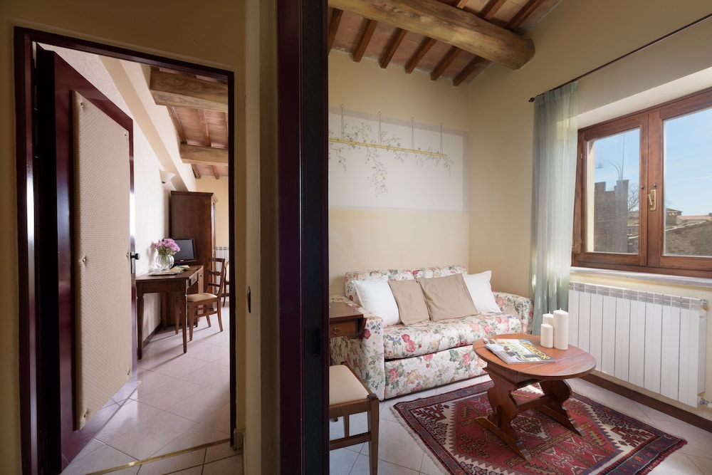 

Palermo - Montalcino - Hotel Dei Capitani