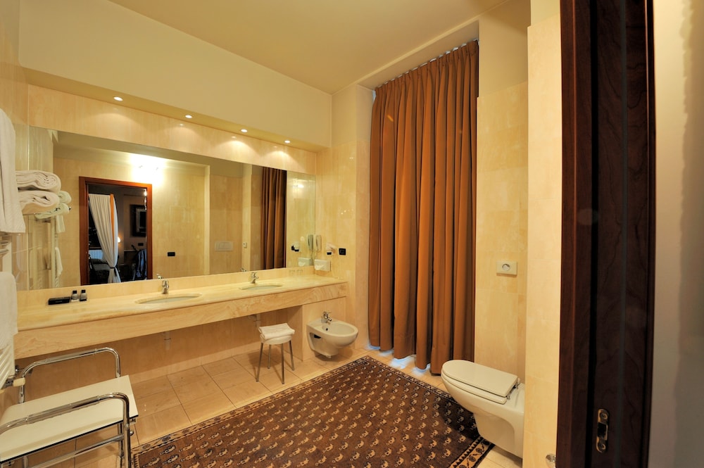

Roma - Collegno - Art Hotel Boston