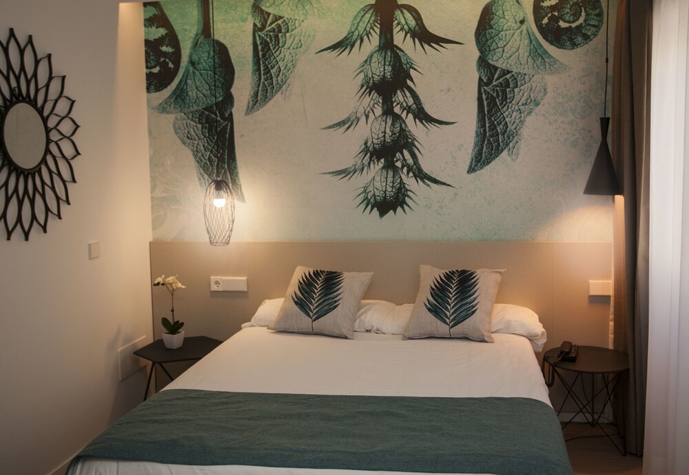

Bari - Puerto de Andratx - Hotel Torá