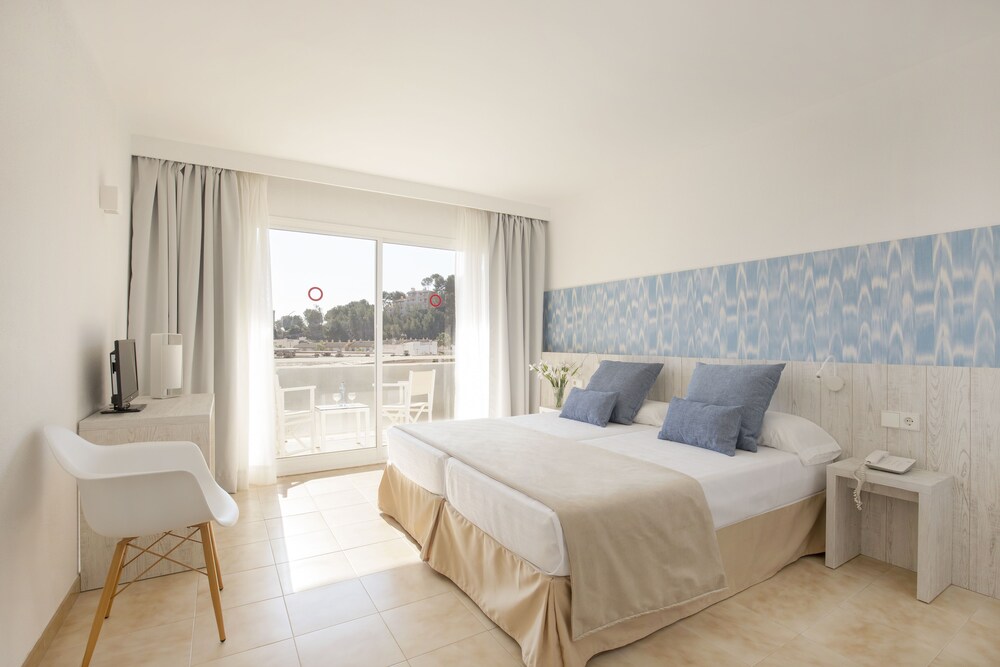 

Napoli - Calviá - Hotel Torá