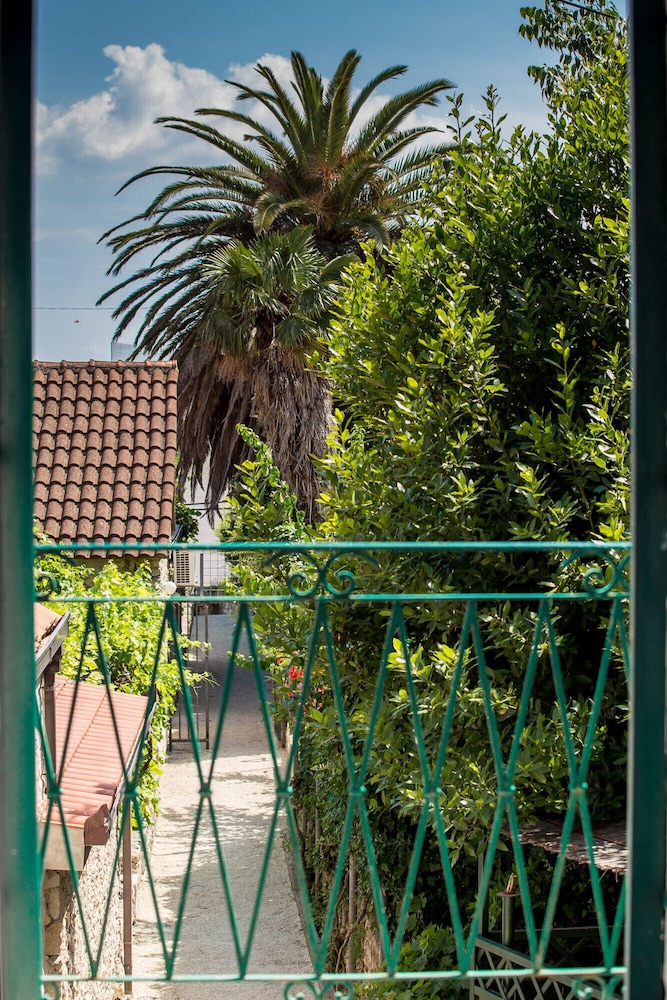 

Bari - Solin - Garden Apartment Hotel