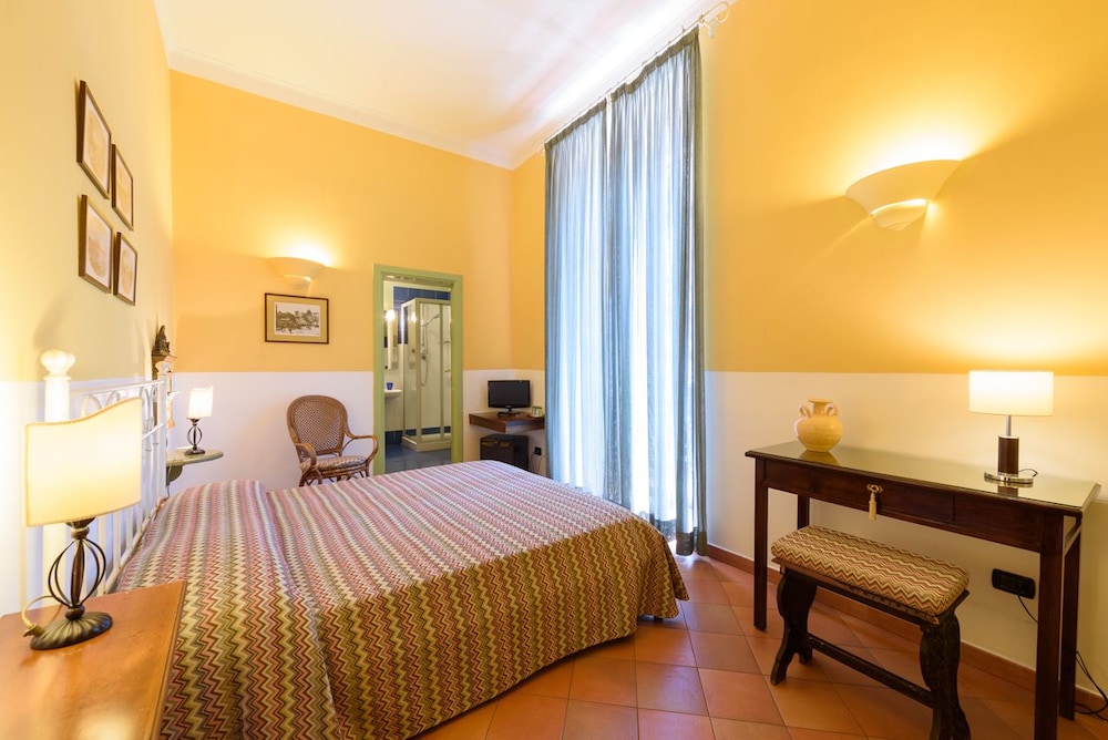 

Venezia - Pozzuoli - Hotel Mergellina