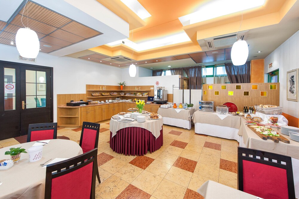 

Lamezia Terme - Verona - West Point Airport Hotel