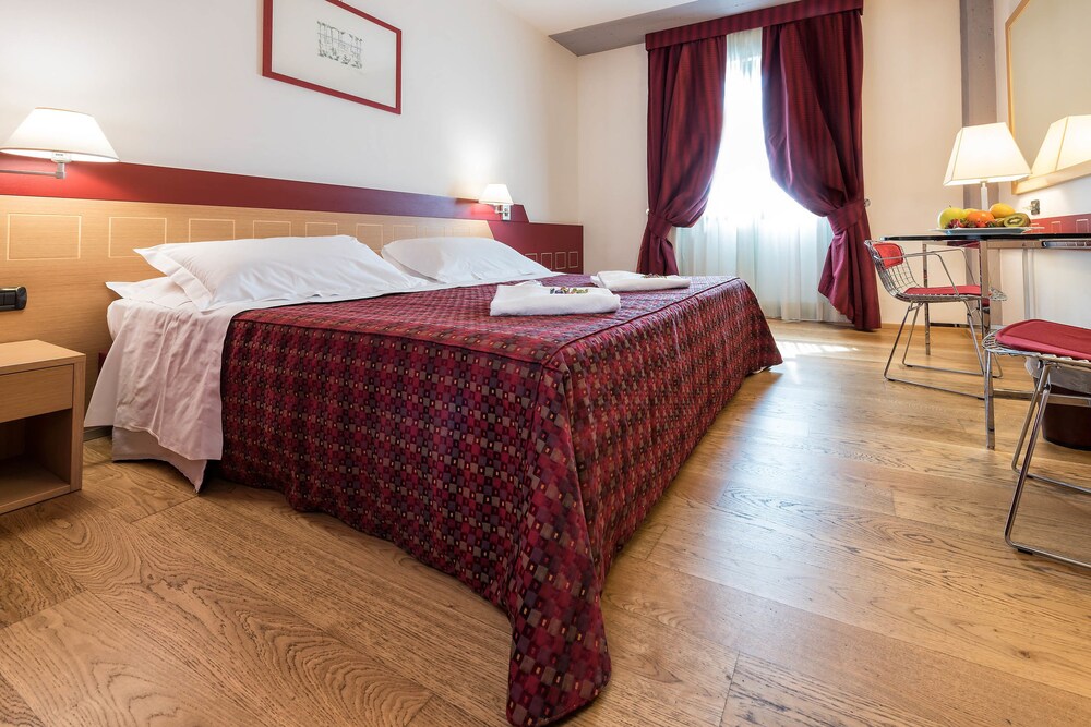 

Napoli - Verona - West Point Airport Hotel
