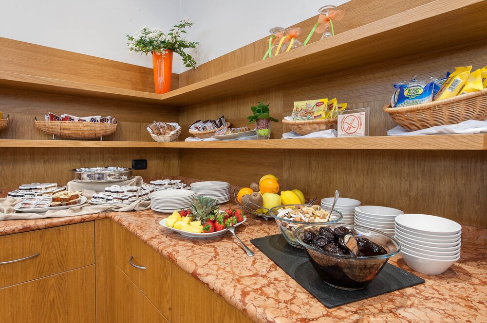 

Cagliari - Verona - West Point Airport Hotel