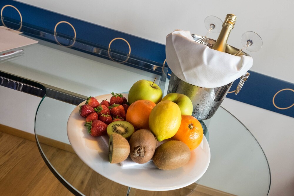 

Olbia - Verona - West Point Airport Hotel