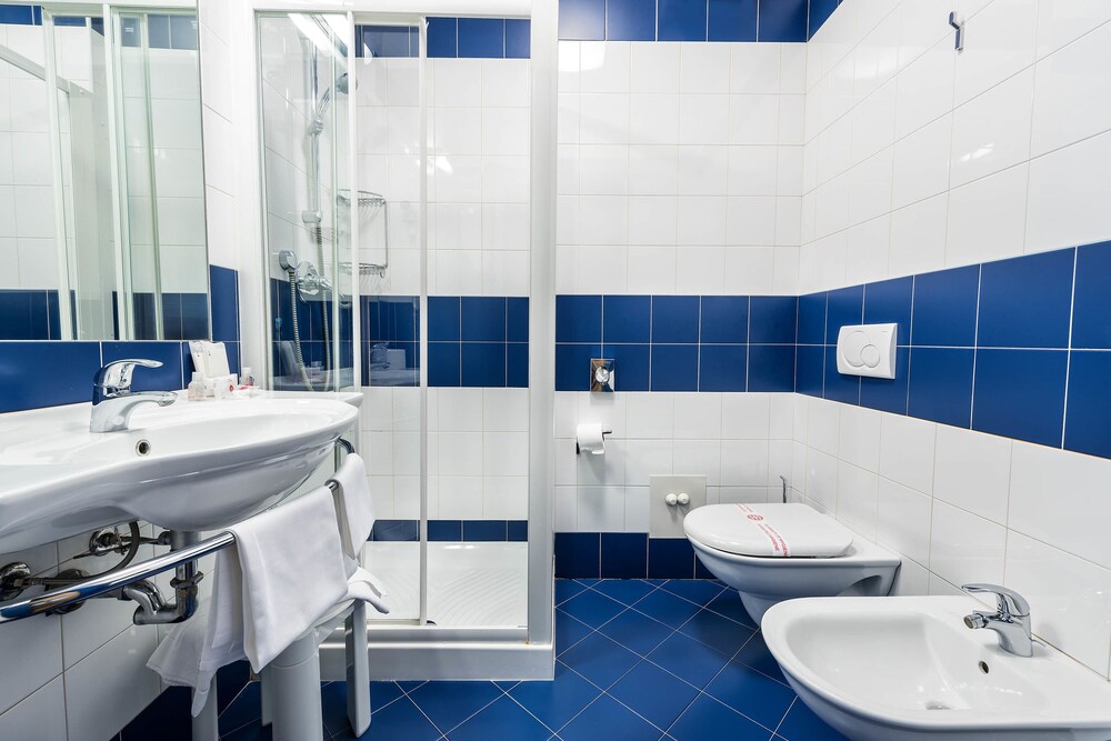 

Lamezia Terme - Verona - West Point Airport Hotel