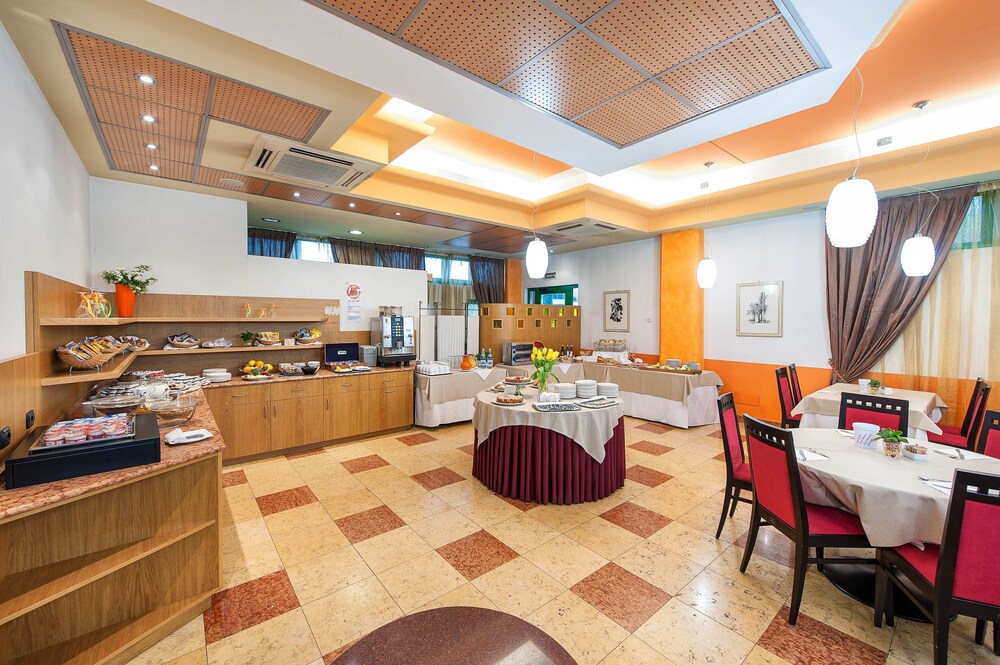 

Catania - Verona - West Point Airport Hotel