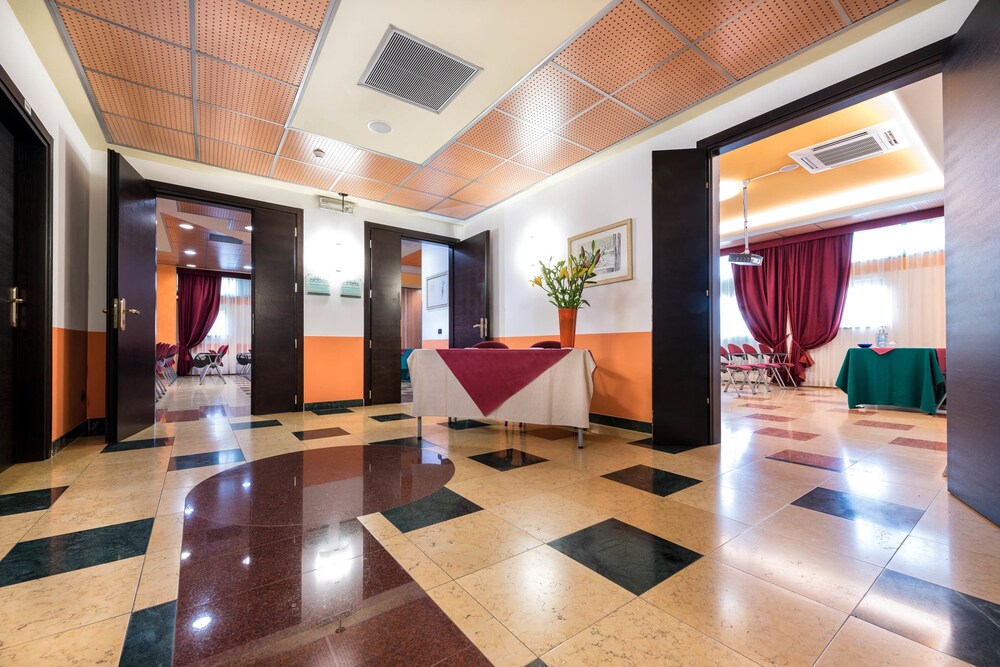 

Catania - Verona - West Point Airport Hotel