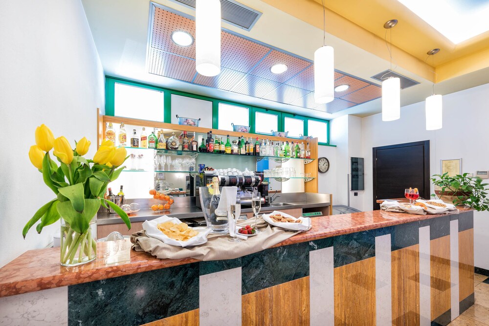 

Catania - Castel d'Azzano - West Point Airport Hotel