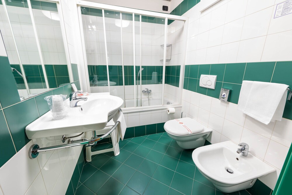 

Olbia - Verona - West Point Airport Hotel