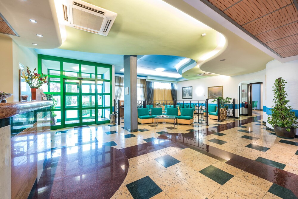 

Palermo - Verona - West Point Airport Hotel