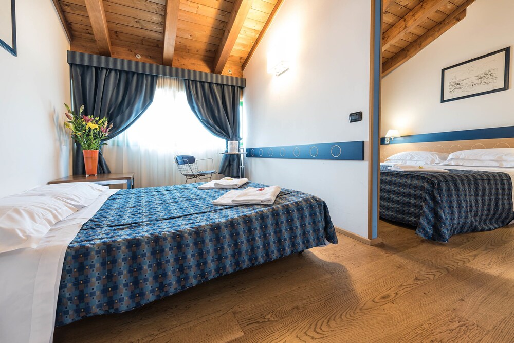 

Milano - Verona - West Point Airport Hotel