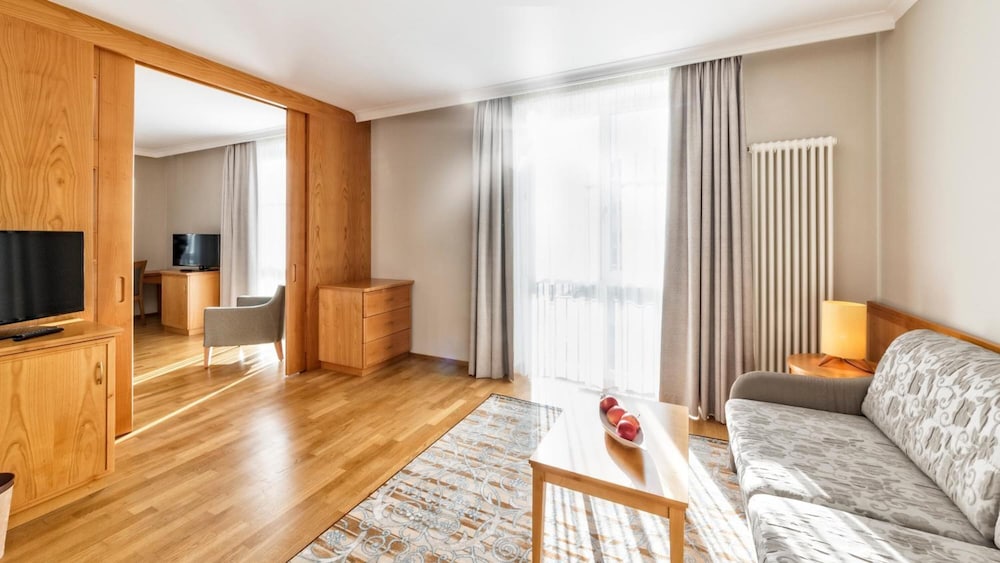 

Milano - Chienes - HOTEL POST alpine cityflair