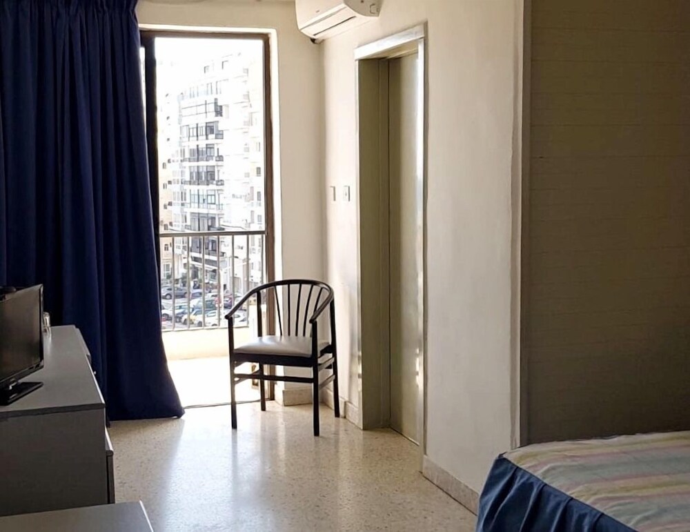 

Pisa - Il-Gżira - Roma Hotel