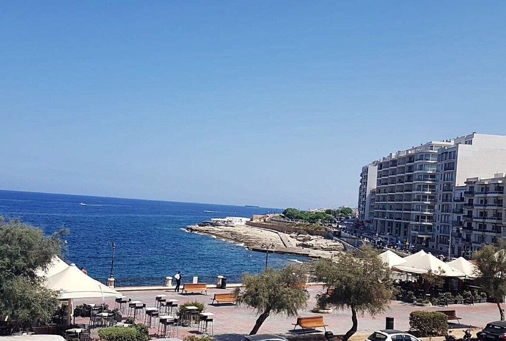 

Catania - Marsaxlokk - Roma Hotel