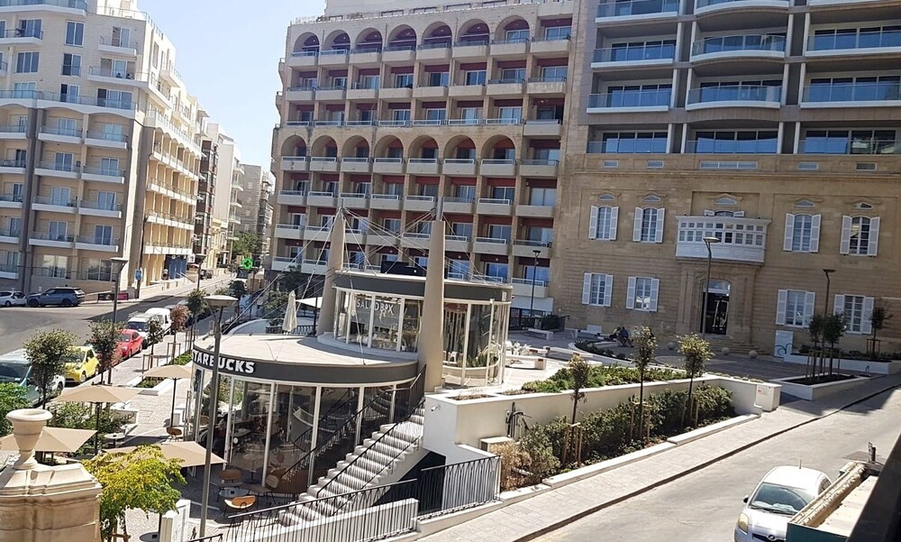 

Bologna - Marsaxlokk - Roma Hotel