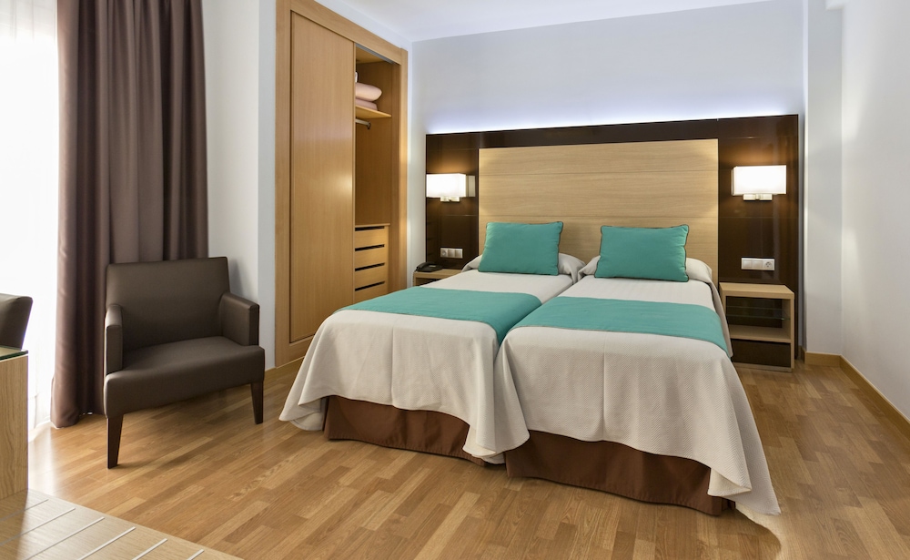 

Bologna - Puerto Banus - Hotel Baviera