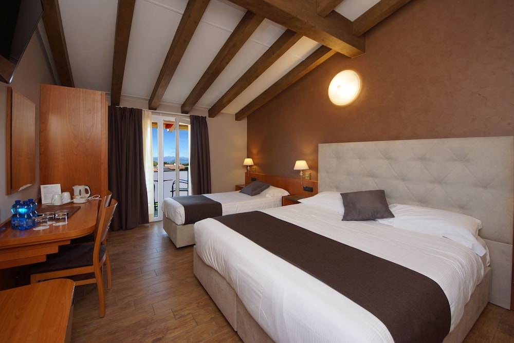 

Milano - Lazise - Hotel Clarin 14 by Dori