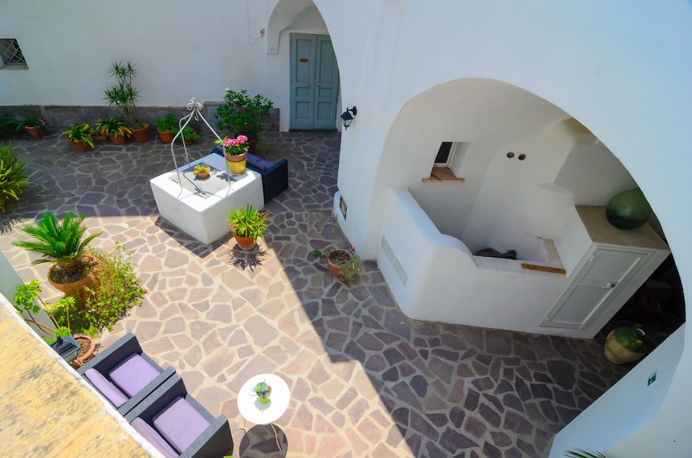 

Catania - Ischia - Villa Giusto