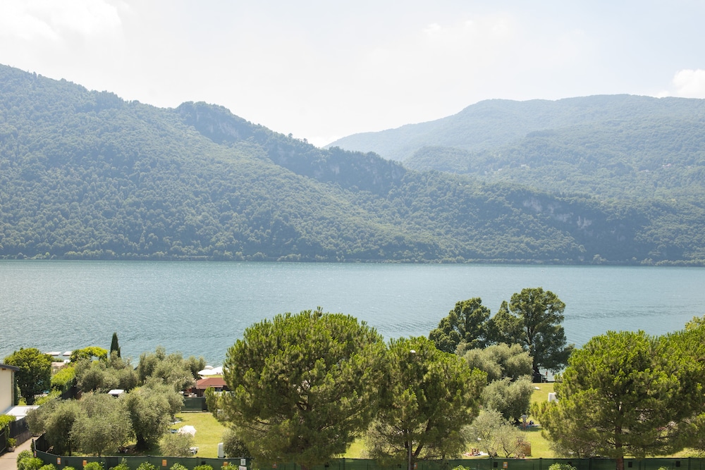 

Catania - Mandello del Lario - Park Hotel Abbadia